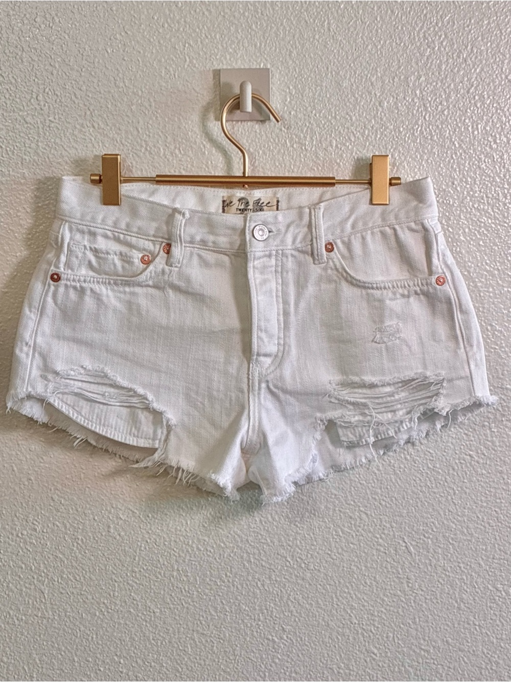Free People Discont’d Good Vibrations White Denim Cutoff Shorts 26 NWOT